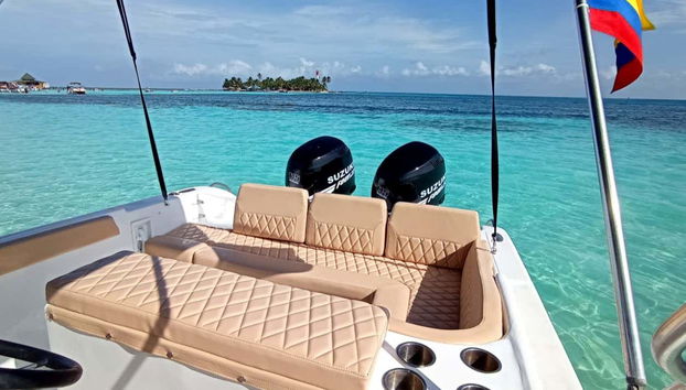 El lujoso interior de la lancha en la que pasearéis