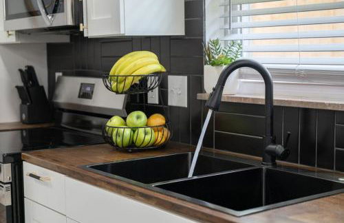 Luxury 5BR Cincinnati, Sleeps 12, Crib, Home Gym, Fenced Backyard - Foto 34