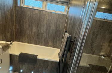 Family - Garden - Parking - WiFi - Sleeps 5 - Foto 18