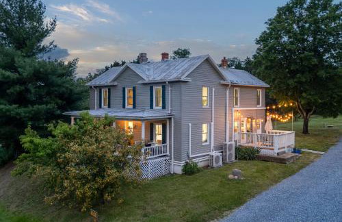 The Orchard, a family friendly home- hot tub, fire pit, yard games - Foto 1