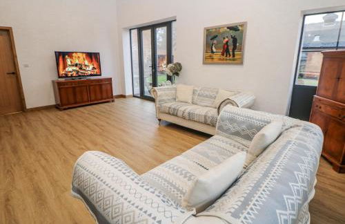 Courtyard View - Photo 5