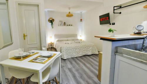 Welcome Varigotti - Borgo Saraceno - Tramontana - Foto 2, minibar