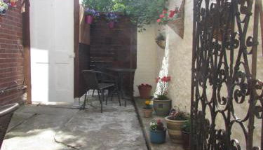 The Studio Apartment - Photo 3