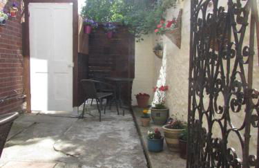 The Studio Apartment - Photo 3