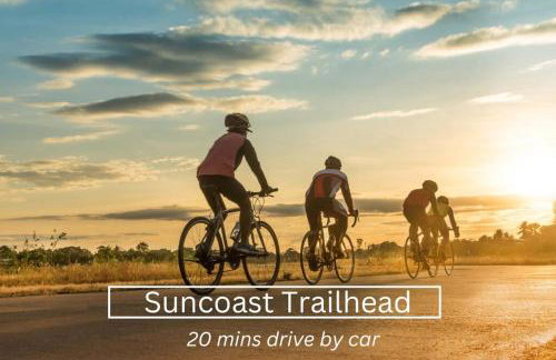 NEW Steps to Downtown - 7 Mins to Beach & Free Parking - Foto 46