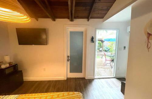 Private Studio Cabin steps from Calle 8 - Foto 43