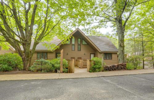 Walk to Slopes Wintergreen Resort Condo with Pool - Foto 21