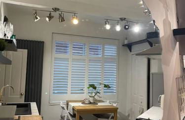 Hoole House- Bright and modern 2 bedroom house, close to Chester train station and the City Centre - Photo 4