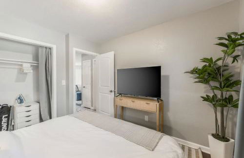 Apartment Kansas City 15mins to KCI with a KING bed and work desk - Foto 9