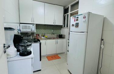 Lindo 3 quartos a 6 minutos da praia de Copacabana - Foto 38