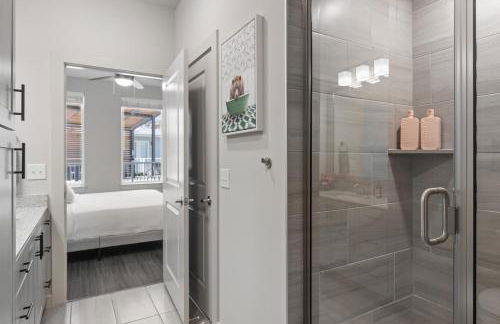 Modern 2BR Poolside Patio Suite in North Austin - Foto 25