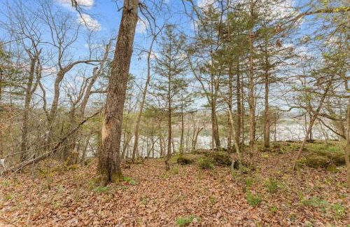 Remodeled Lakefront Cabin, shuffleboard, Starlink - Foto 33