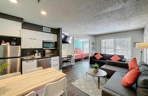 Two bed condo in Parkway Palms Resort - Foto 4