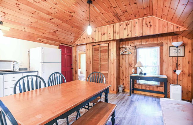 Cottage by the Pond The Perfect Cozy Escape! - Photo 18