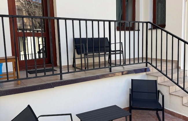 Studio - Sleeps 2 -smoking on Balcony - Pets -wifi - Foto 10