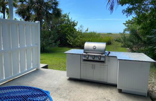 On the Beach, Walk to Village, Watch the Sunsets from Balcony - Foto 3