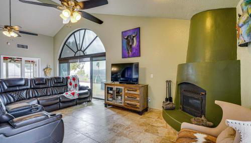 Views and Fire Pit Hilltop Retreat in Rio Rico! - Foto 2