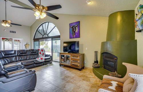 Views and Fire Pit Hilltop Retreat in Rio Rico! - Foto 2