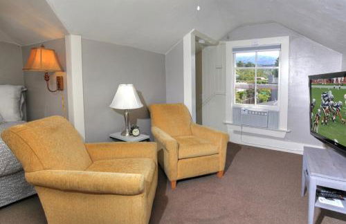 Santa Barbara Classic by Paradise Retreats - Photo 19