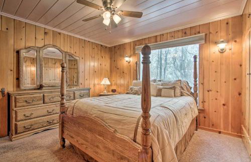 Cozy Home with Hot Tub Half Mi to Salmon River! - Foto 21