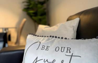 City Centre 2BR Apartment, Free Parking! - Foto 7