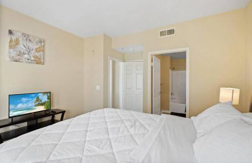 Luxury 2BR/2BA! 5 MIN to Disney! - Photo 30