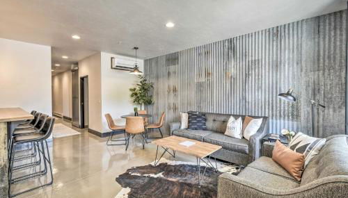 Elkhart Lake Townhome - 3 Mi to Road America! - Foto 3