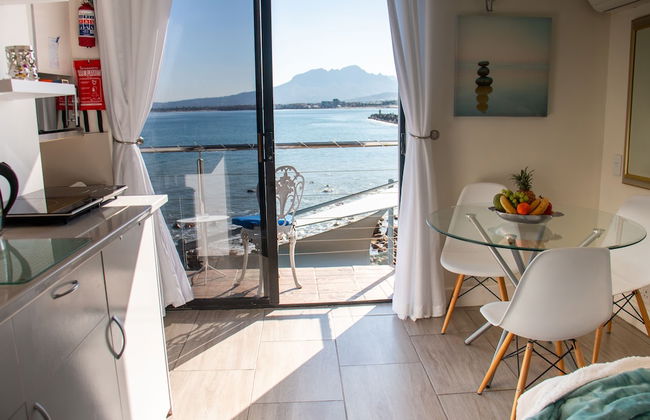 185 on Beach Boutique Suites and Apartments - Photo 39