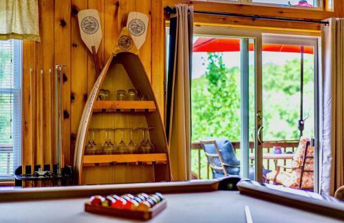 Spacious 5 Bedroom Cabin with Riverview & Black Lake Access - Foto 29