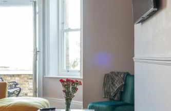 Warm Beachfront Getaway with Winter Ocean Views & Parking - Foto 32