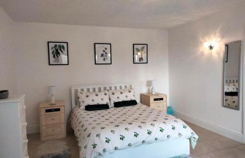 Mountain View Apartment - short drive to beaches - Foto 16