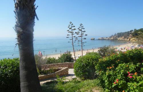 Luxurious first floor apartment with balconies overlooking pool and gardens. - Foto 37