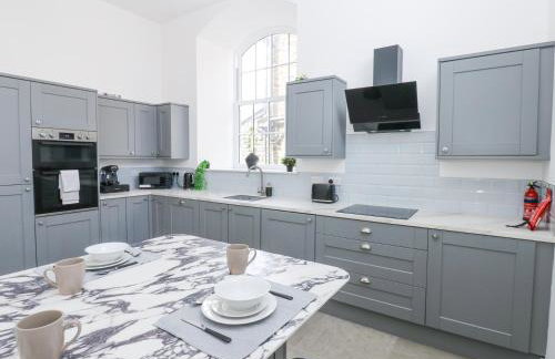 Seraphim House - Photo 14