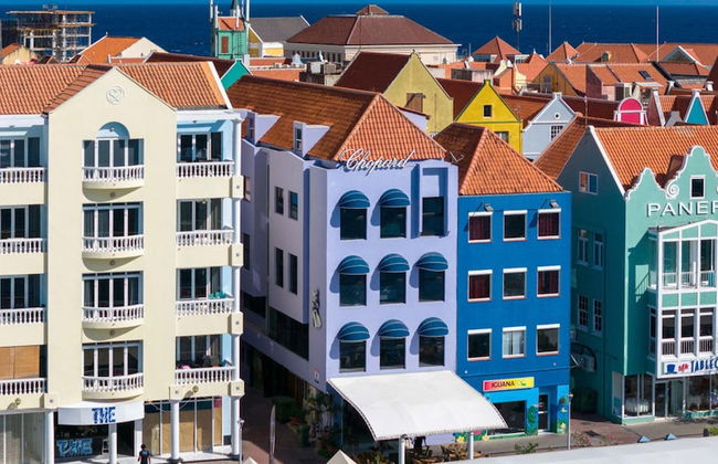 Historic Heartbeat 2BR Townhouse in Central Bliss - Foto 19