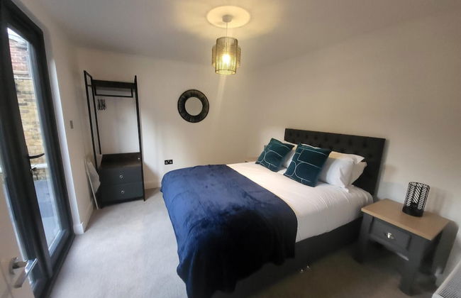 Isleworth Apartments - Photo 4