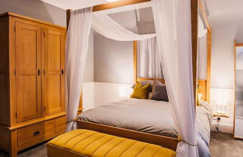 The Old School House, luxury home with hot tub. - Foto 16