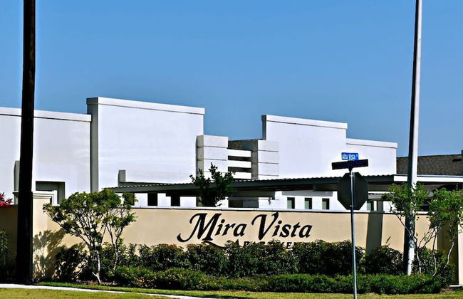 Elegant Apartment 10 min to Mercedes Outlets - Foto 11