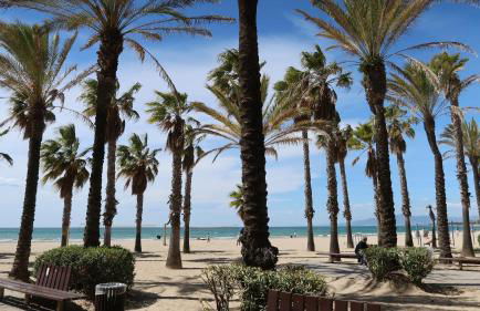 SOLIMAR 10 SALOU Solo FAMILIAS con Parking y piscina - Foto 4