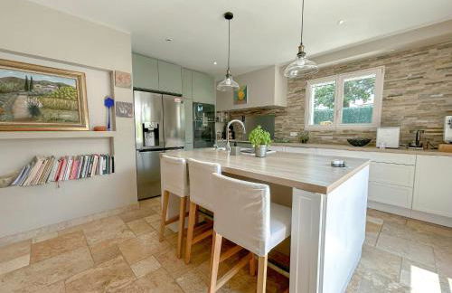 Modern Provençal Villa At The Forest's Edge - Foto 5