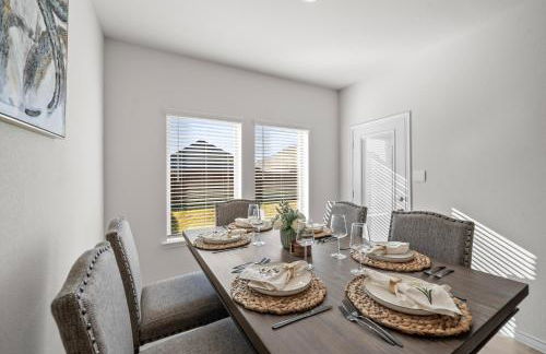 Luxurious 4-Bed Home with Pool Table & Nearby Pool - Foto 17