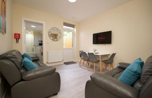 Hastings Manor - Free Netflix, Parking, WiFi & Private Garden - Foto 1