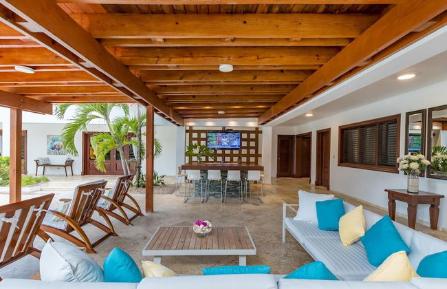 Casa de Campo Villa Luxurious Property up to 12 People With Pool Jacuzzi BBQ Golf - Photo 11