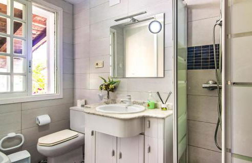 Stunning Home In A Peroxa With Wifi - Foto 18