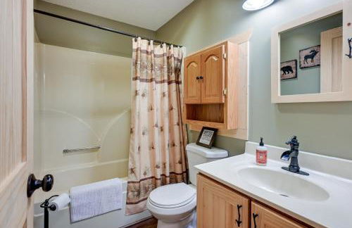 Peaceful Waterfront Cabin on Tittabawassee River! - Foto 17