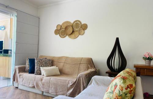 Apto com ar-cond e piscina a 100m mar praia da Enseada - Foto 18