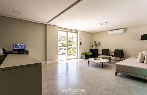 ELUs - Building with Rooftop Pool 350m from the Beach! - Photo 4