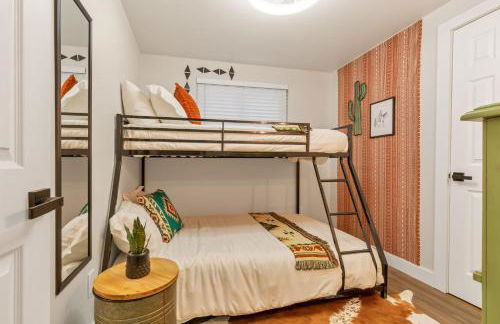 Backyard BBQ Retreat: Central 3bd - Prime Location - Foto 15