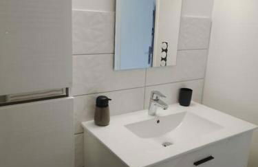 appartement 2 T2 neuf et élégant proche zénith - Foto 7