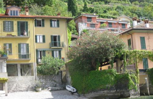 CASA IN RIVA AL LAGO - Foto 1