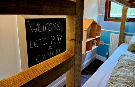 The Woodland Lodge - Wood Fired Hot Tub and Firepit - Foto 23